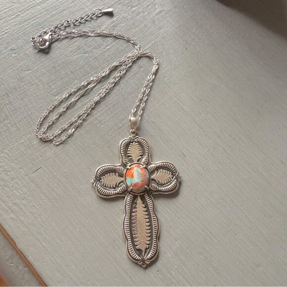 925 Sterling Silver Spiny Oyster Turquoise Cross Pendant Necklace - Picture 1 of 12